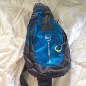 Outdoors multifunction portable sling bag